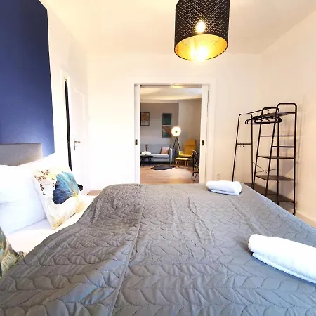 Bohnapartments Ega Stadtblick - Garten - Wlan - Naehe Theater Ega Und Messe Apartment *